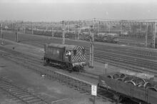 012061  Rugby Goods Yard (LEC1 @ approx 82m 50ch). Class 08 shunter: 08085. 8 August 1975 (Ref: 012061)