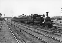 North London Railway Passenger Train (Ref: 011366)