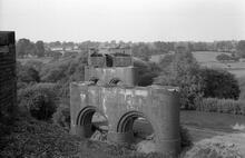 012017  Rugby. Remains of GCR bridge over Oxford canal (MJC3 @ approx 121m 50ch). 7 August 1975