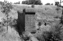 012177 Great Central Railway, Catesby tunnel southern end (MCJ3 @ approx 133m 70ch), Detail of wall above southern portal. September 1975