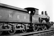E4 Class 2-4-0 No. 7464 in 1933. (Ref: 010788)