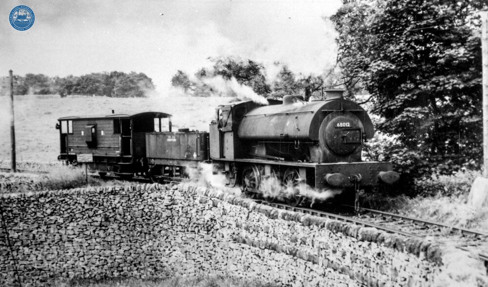 68012 J94 Saddle Tank Tank rounding Gotham Curve with a water tank based on a Webb LNWR tender, August 9th 1966.(CHP1 @ 13m 47ch)