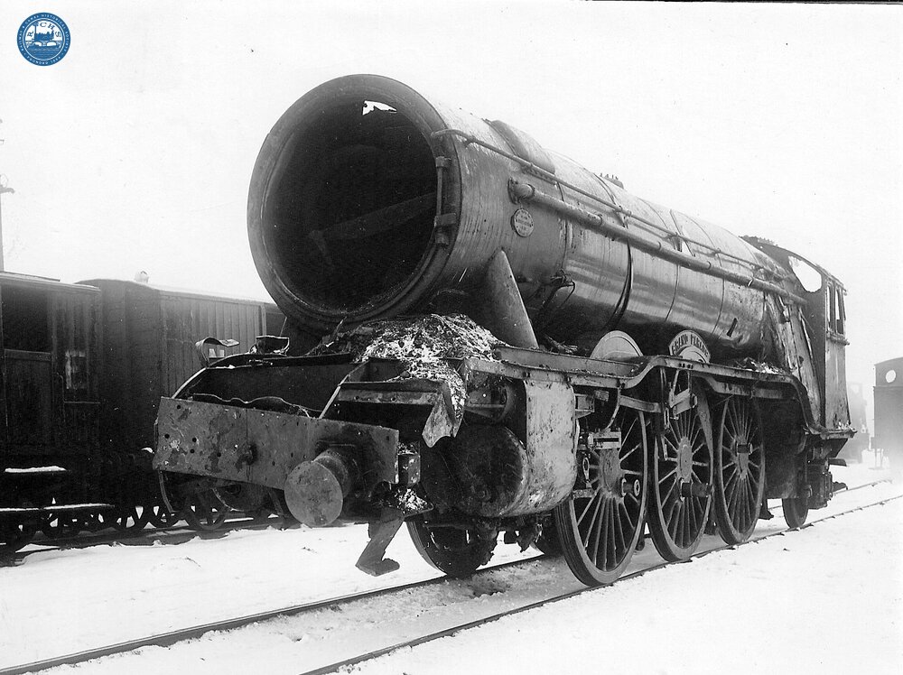 A3 Class 4-6-2 No. 2744 "Grand Parade" after collision at Castlecary 1937 (EGM1 @ 15m 39ch). (Ref: 030935)
