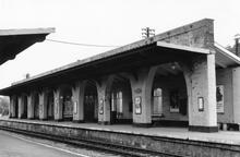 Driffield Station  (HBS @ 19m 38ch). Up side platform building.10 July 1972