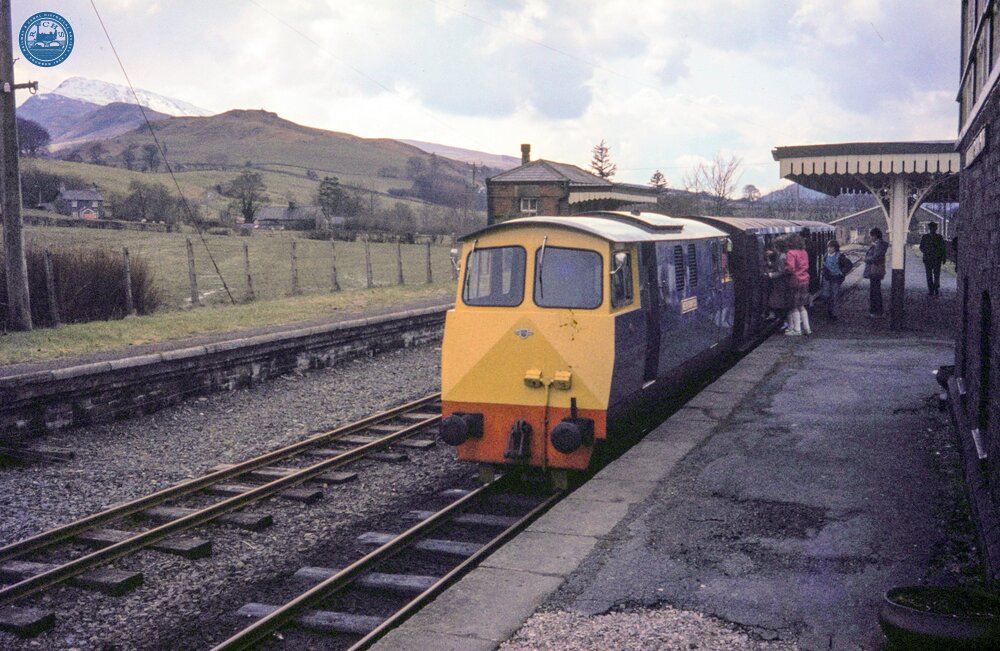 "Merionydd" on a train at Llanuwchllyn. 22 April 1986