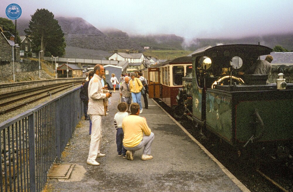 Blaenau Ffestiniog. Loco ‘Linda’ & train. 28 July 1989
