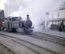 325076E  137 Portmadoc Fairlie loco