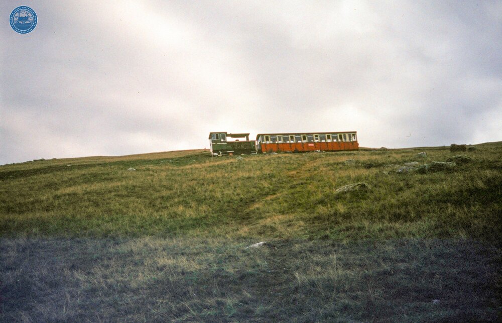 Down diesel train taken from Halfway House (2m 23ch). 05 August 1989