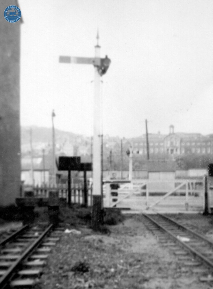 Vale of Rheidol home signal at Aberystwyth (VOR @ 0m 10ch)