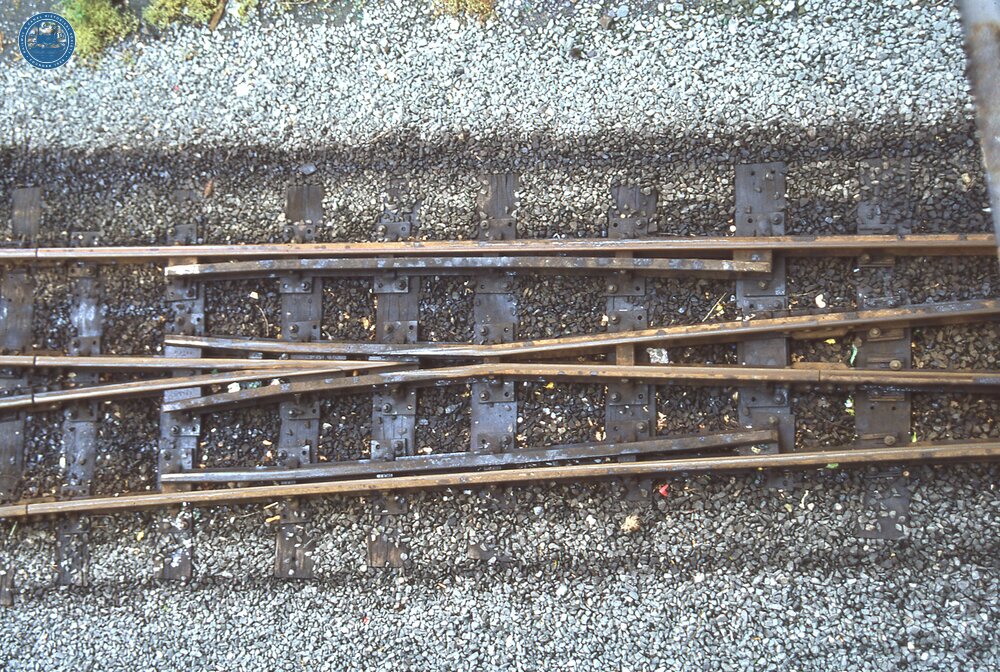 Caernarvon station. Track - crossing vee. May 2003 (Ref 017384E)