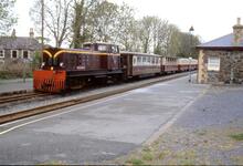 Dinas station. Diesel hydraulic loco "Castell Caernarfon". May 2003   (Ref 017392E)