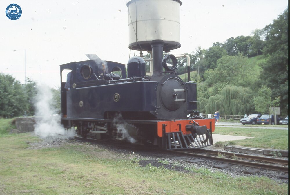 Welshpool Raven Square (1m 01ch). No 14 (2-6-2T Hunslet 1954, ex Sierra Leone Rly No 85). August 2003  (Ref 017406E)