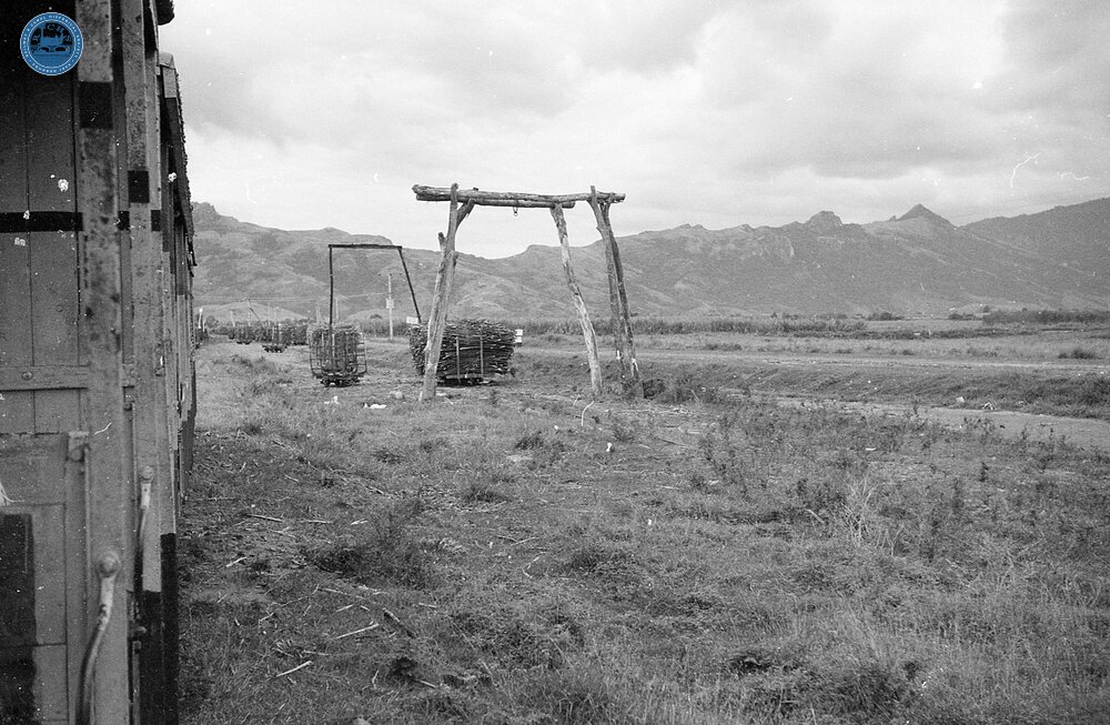 17843E Wagon hoists. Taken from Free Train. Between Nadi and Lautoka. 3 November 1973