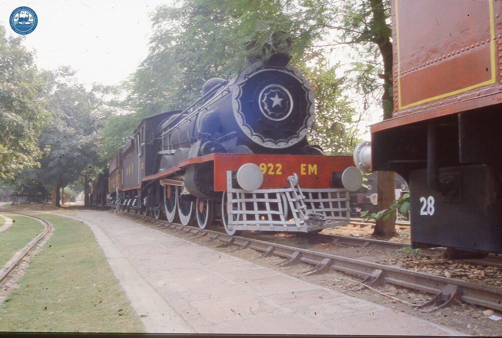 325002E Great Indian Peninsula & North Western Railway 4-4-0 Steam locomotive No. EM-992. Delhi, Nat Rly Museum. 28 October 2000