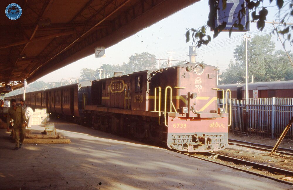 Diesel electric metre-gauge Co-Co locomotive YDM-4 No 6739. Jaipur 7 November 2000