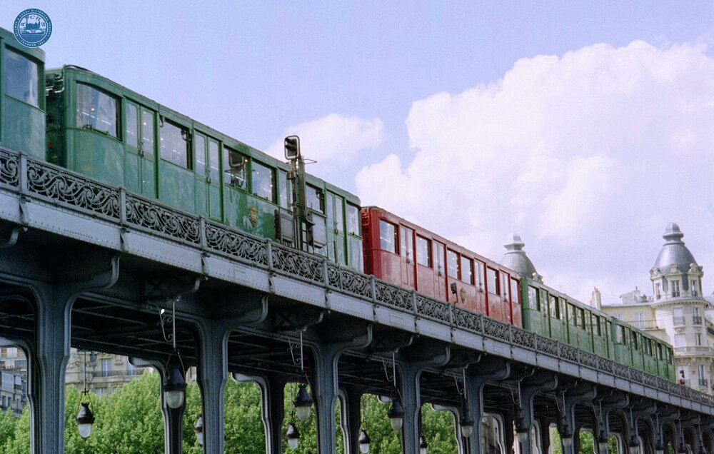 'Sprague' métro train on Bir Hakeim bridge, Paris. 12 May 2002