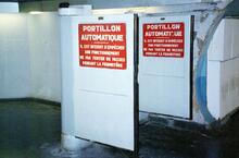 Disused 'portillons' on line 7 platform, Opéra station, Paris. 25 June 2002
