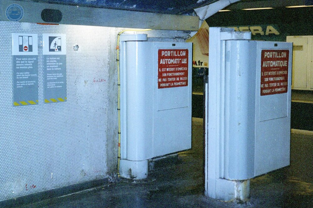 Disused 'portillons' on line 7 platform, Opéra station, Paris. 25 June 2002