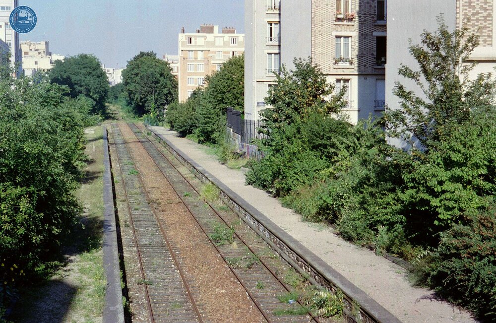 Claude Decaen station, Paris (opened 1900, closed 1934) on the Petite Ceinture. 17 September 2002