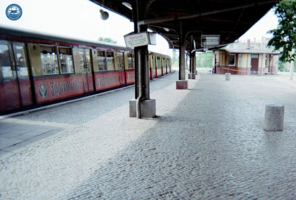 Heritage S-Bahn trains at Ostkreuz station, Berlin. Aug 1997 (Ref: 221327)