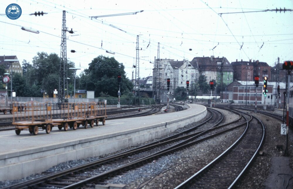 Ulm Hauptbahnhof (Central Station),  Baden-Württemberg & Bavaria border. August 1982 (Ref: 221435)