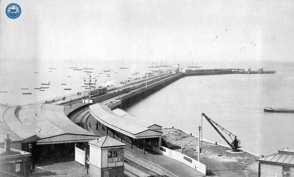 Ryde Esplanade Station and Pier c. 1930s (IOW @ 0m 32ch) (Ref: 030359)