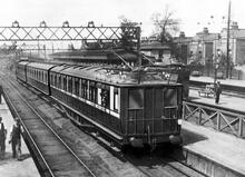 Wandsworth Road Station (ATL @ 6m 52ch). Overhead Electric Multiple Unit c.1915 