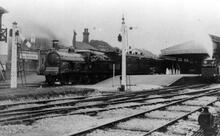 Barnham Junction (TBH2 @ 22m 29ch) with Gladstone Class 0-4-2  No.280 "Hampden" at the head of a train.