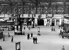 Victoria Station (VTB1 @ 0m 0ch): Concourse Looking West c.1937 (Ref: 030455)