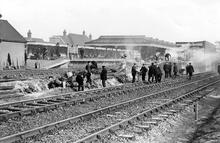 Stoats Nest Station (later Coulsden North). (VTB2 @ 14m66ch). Clearing up after accident in station 29 January 1910. (Ref: 030838)