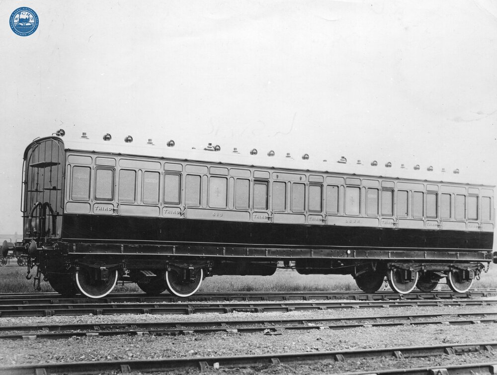 LSWR Third Class Non Corridor Coach No 513  (Ref: 011231)