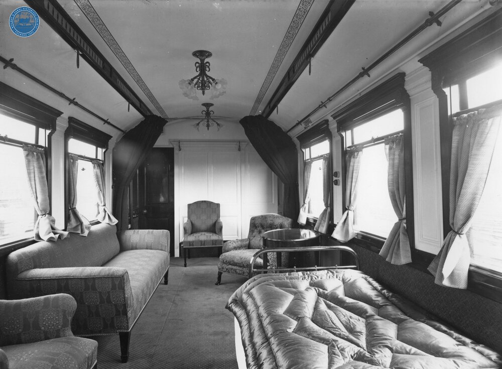 LSWR Invalid saloon No.3087 - Interior  (Ref: 011237)