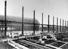 Waterloo Station (BML1 @ 0m 5ch). Rebuilding the Station 1909-1922. Construction of offices fronting platforms 13-16 16 October 1917. (Ref: 030470)