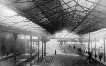 Waterloo Station (BML1 @ 0m 5ch) Panorama of platforms inside train shed 1900s. (Ref: 030528)