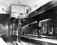 Waterloo Station - "Crow's Nest Signal Box" pre 1920s station rebuild. (BML1 @ 0m 5ch) (Ref: 031656)