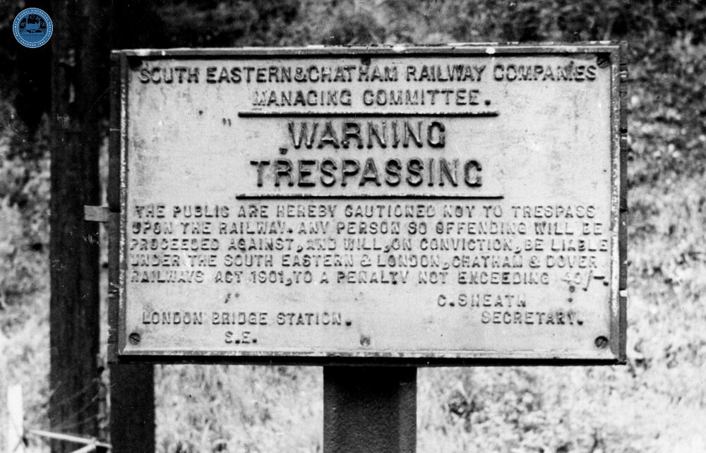 SE&CR. "No Trespassing" Notice. (Ref: 031729)