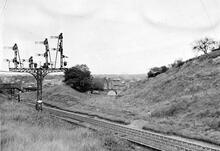 Tonbridge - site of spur to Tunbridge Wells 1945 (TTH @ c. 30m) (Ref:031376)