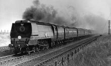 35005 Merchant Navy Class 4-6-2 "Canadian Pacific '' (Ref: 010208)