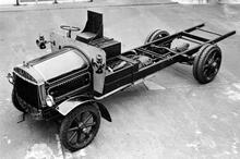 Tilling Stevens petrol electric motor bus chassis from 1923. (Ref: 031595)